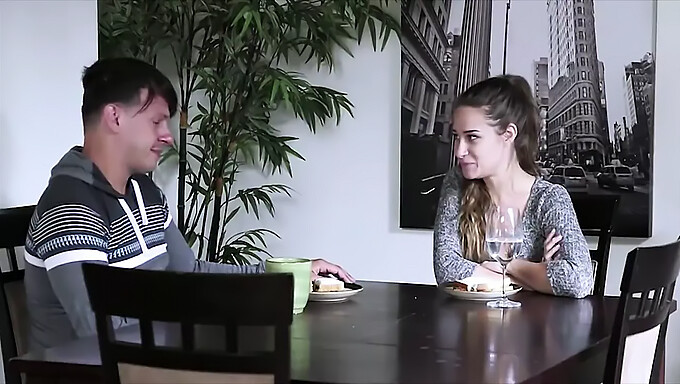 Damon Dice en Cassidy Klein schitteren in een 720p-video op xhamster.com waarin een man zijn vrouw verandert in een slet