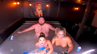 Kendra Heart Et Misty Meaner Dans Un Trio Chaud Avec Une Action De Gorge Profonde