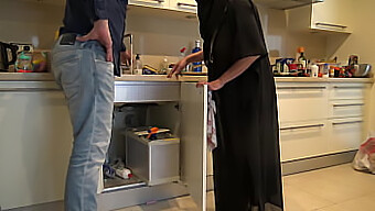 Hijab-Wearing Arab Mom Gets Naughty With British Plumber