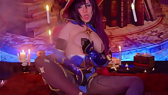 Mona Megistus Ponúka Svoje Krivky Na Pokrytie Nákladov Na Prenájom V Cosplay S Genshin Impact Tematikou