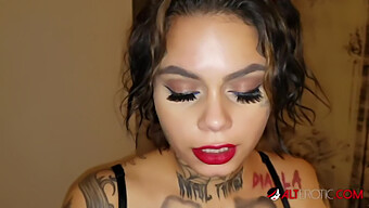 La Session De Tatouage Facial Intense De Geneviève Sinn Mène À Une Baise Passionnée