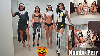 En Gruppe Kinky Nonner Deltar I En Slem Halloween-Tema Orgie, Inkludert Anal Og Minibanker