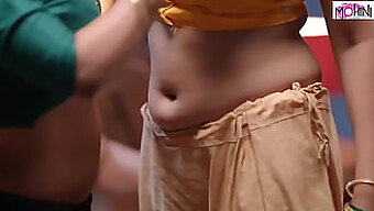 યંગ 18+ દીકરી સ્ટેપમોમ અને મોટી ગાંડ MILF સાથે હાર્ડકોર સેક્સનો આનંદ માણે છે