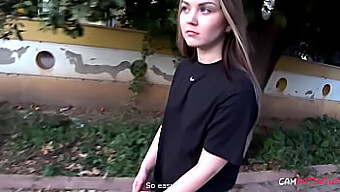 Anya Egy Fában Reked, És Megkönnyebbülést Talál Egy Segítőkész Idegennel [Hilarious Porn]