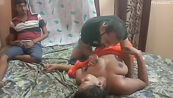 Zakar Kecil Suami India Membawa Kepada Perkongsian Isteri Dengan Lelaki Lain